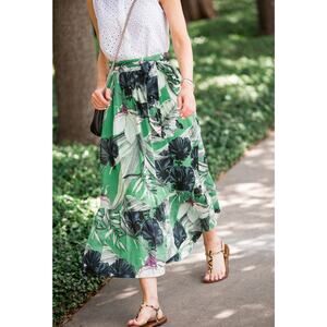 Ann Taylor Women’s Palm Ramie Cotton Blend Ruffle Bottom Skirt Size 8P Travel